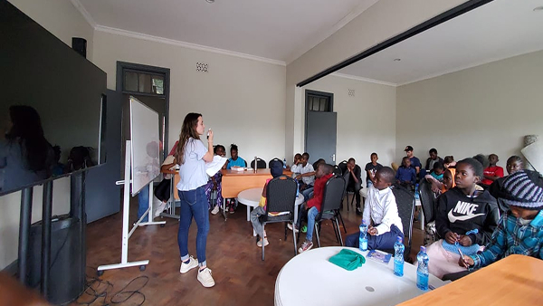 Volunteering activities in classroom